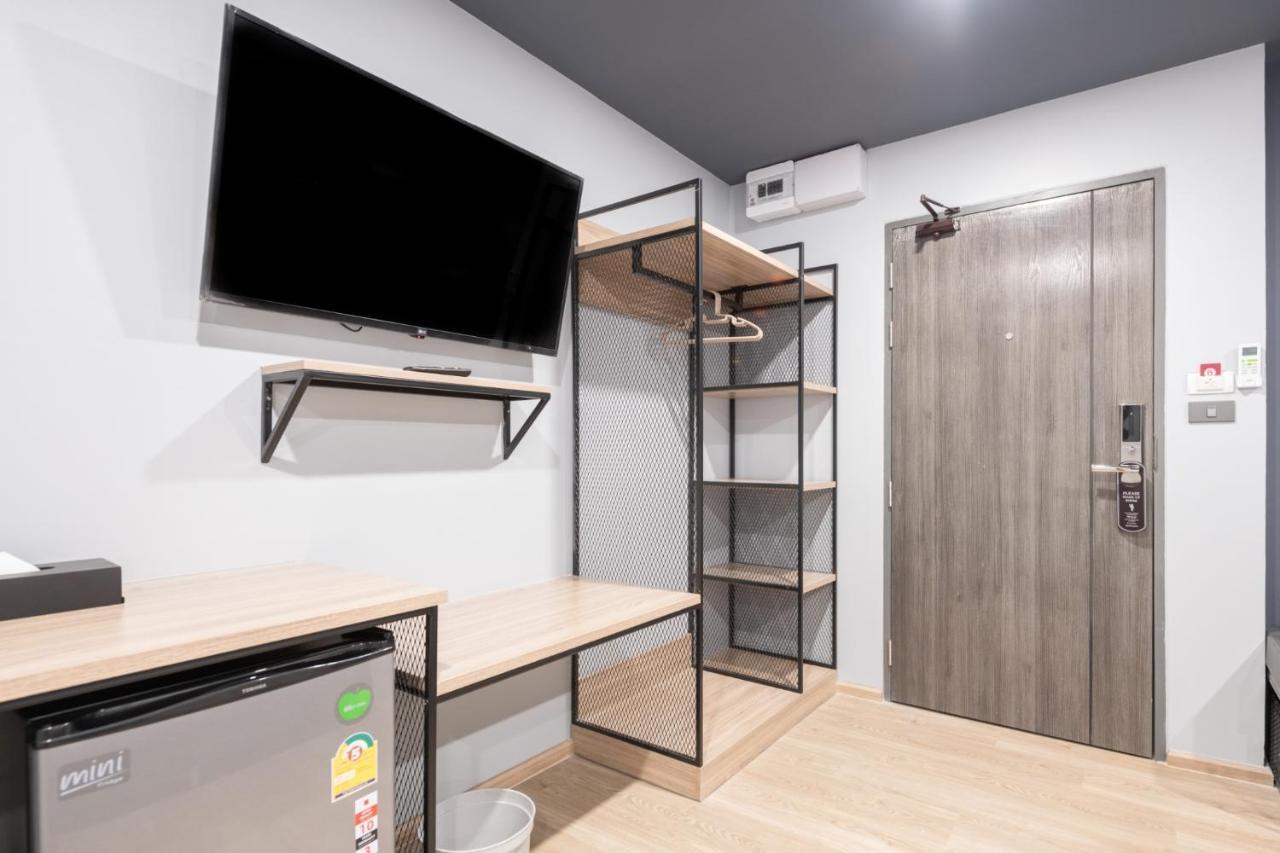Oblique Apartment - ออฟบลิค อพาร์ทเมนท์ Нонтабури Екстериор снимка