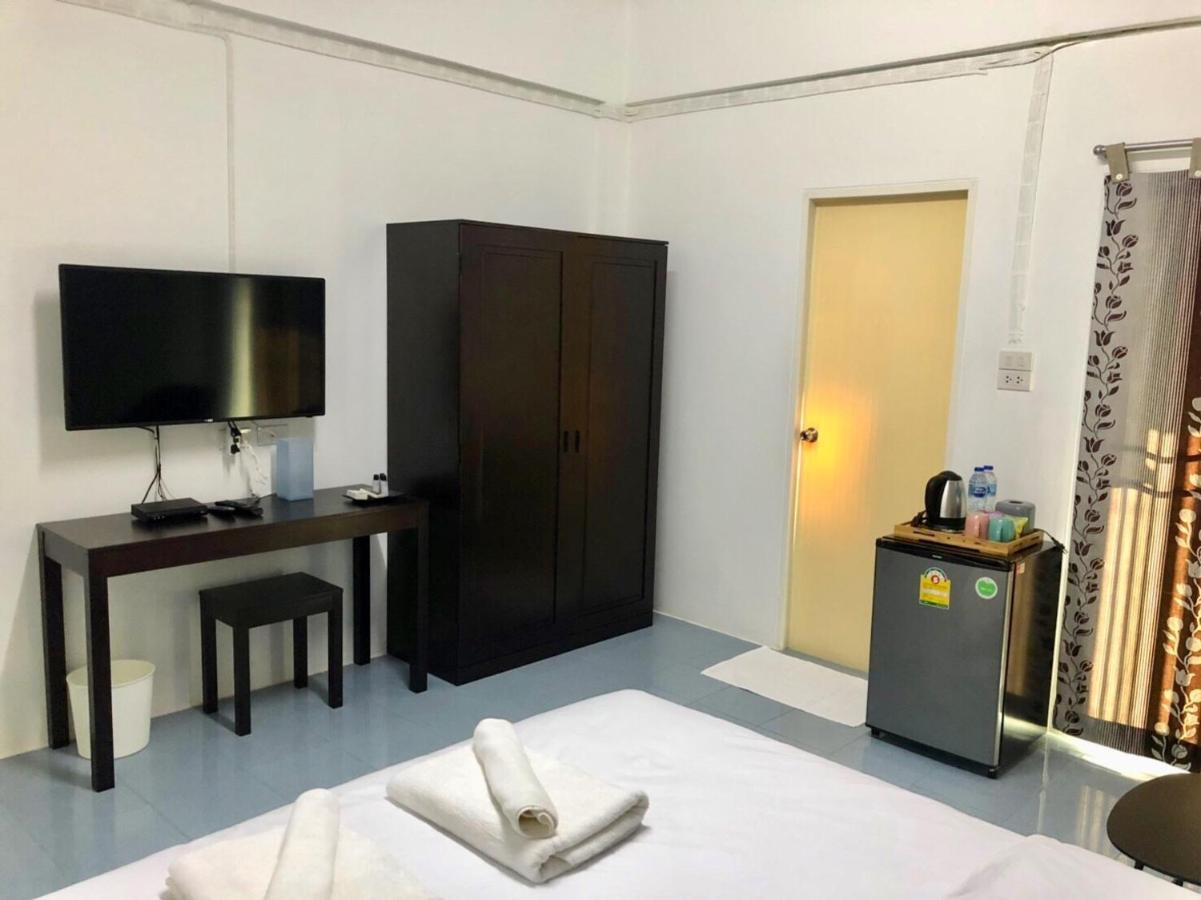 Oblique Apartment - ออฟบลิค อพาร์ทเมนท์ Нонтабури Екстериор снимка
